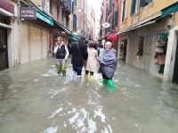 In einer Straße Venedigs